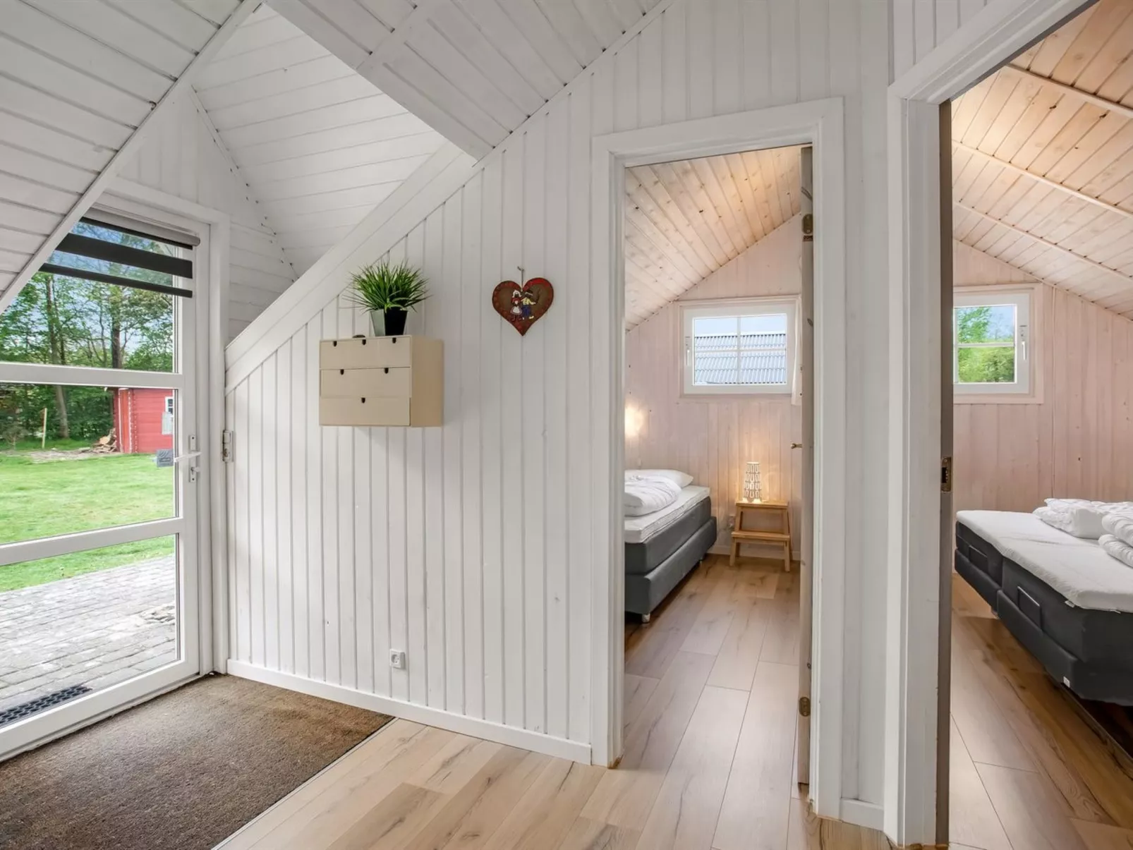 "Anu" - 300m to the fjord-Drinnen