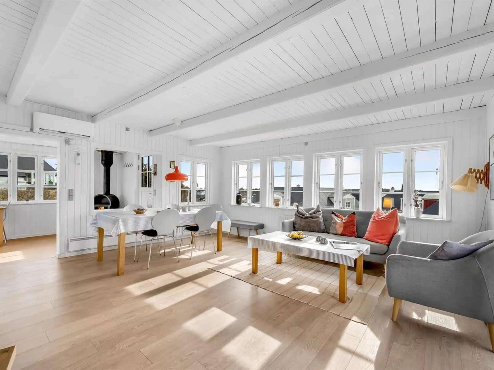 "Venla" -  from the sea-Drinnen