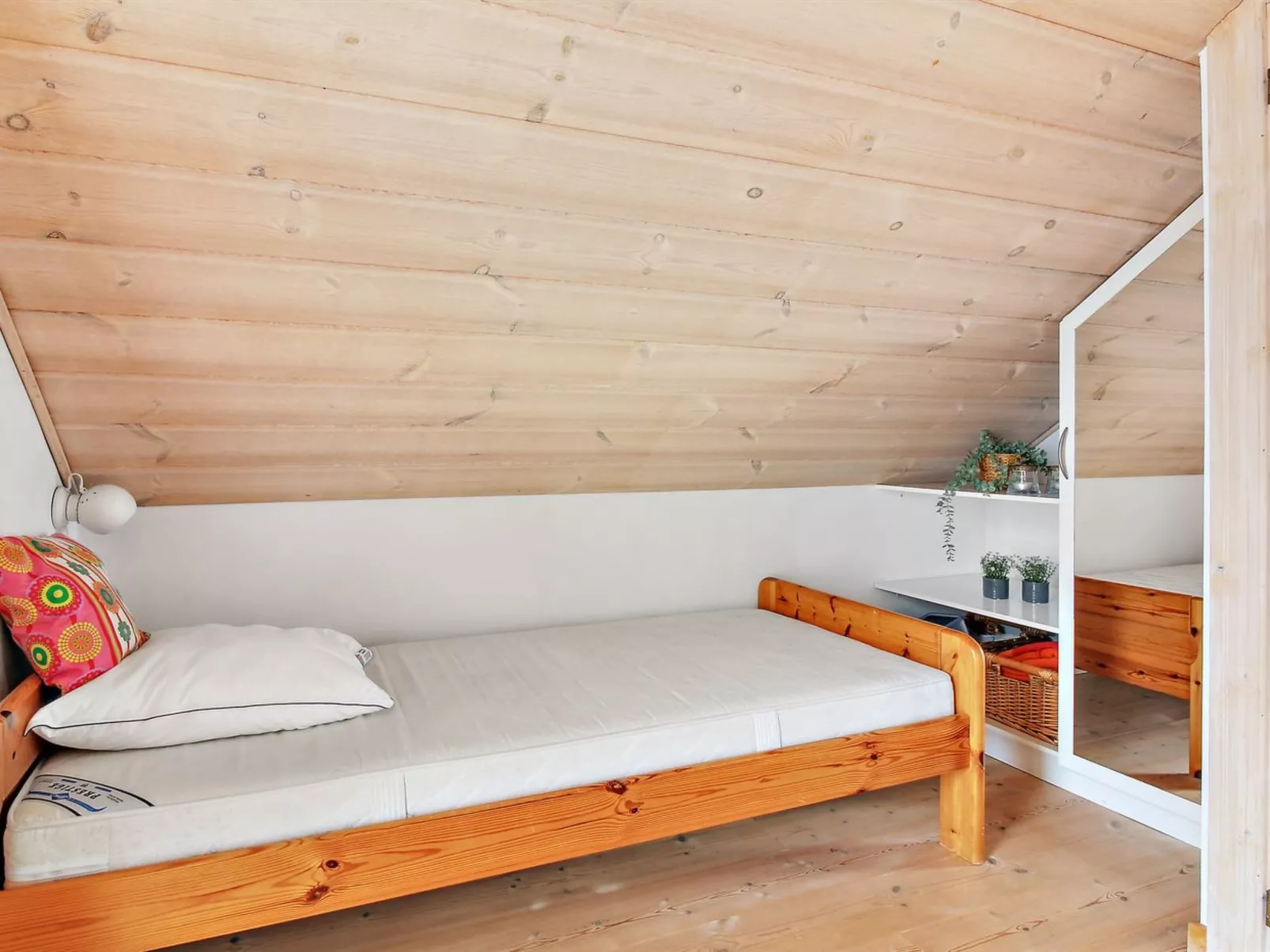 "Sander" - 10m to the fjord-Drinnen