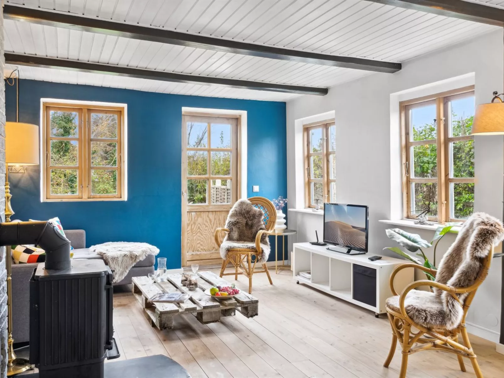 "Hughlek" - 1.5km from the sea-Inside