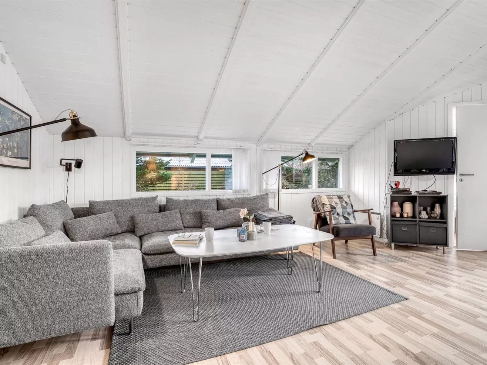 "Bjart" - 1.5km from the sea-Dedans