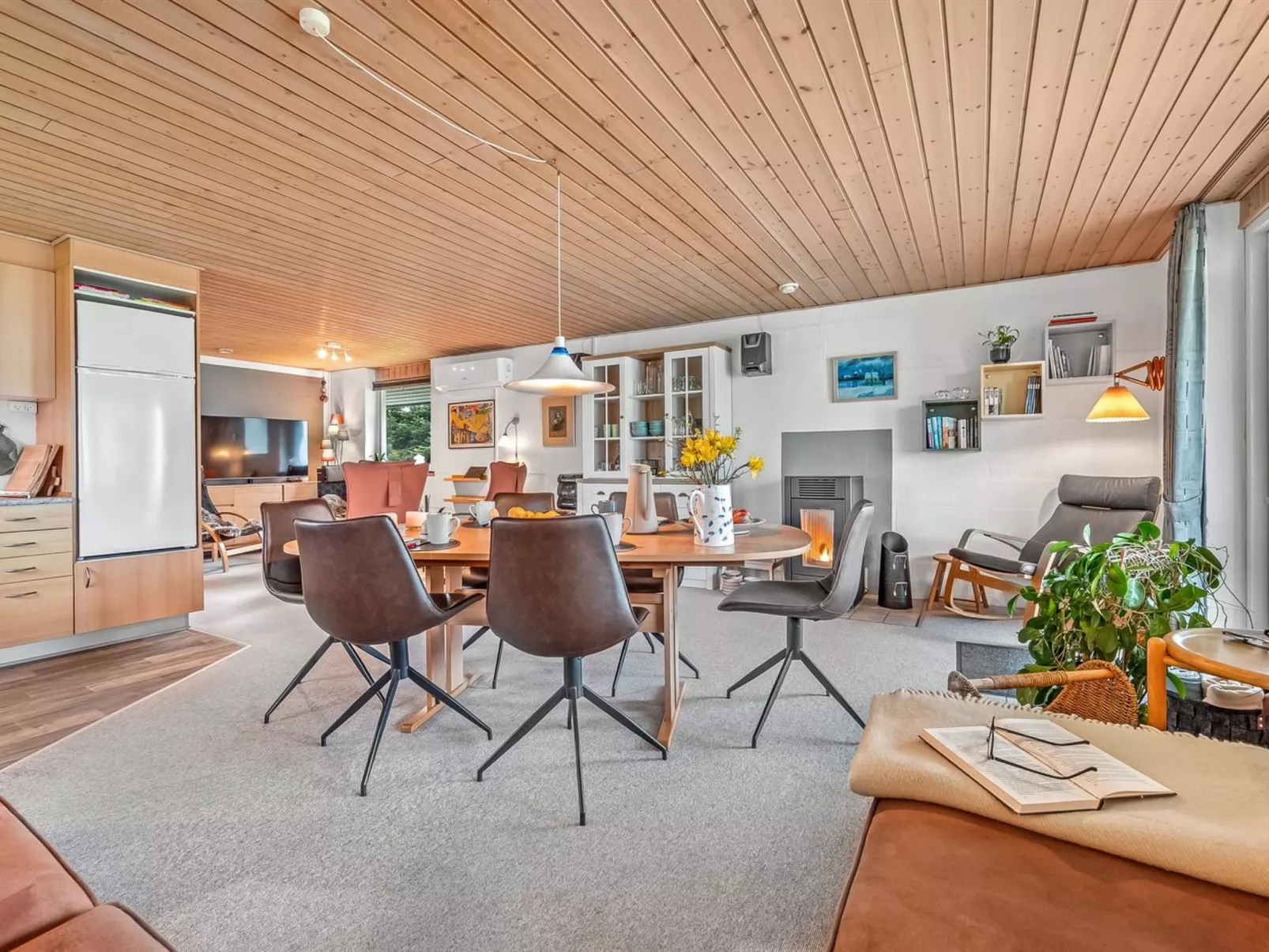 "Moreen" - 200m to the fjord-Dedans