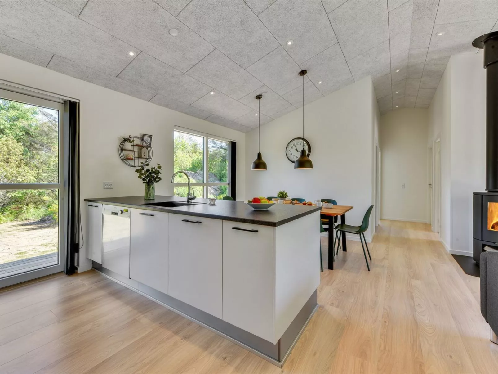 "Merve" - 800m to the fjord-Inside