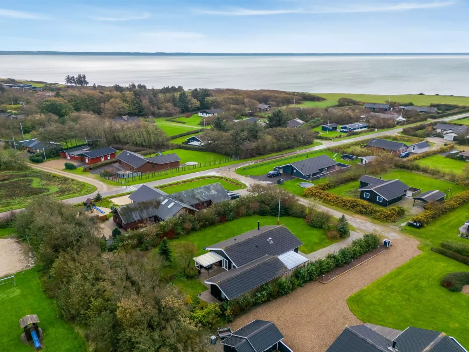 "Ensio" - 300m to the fjord-Outside