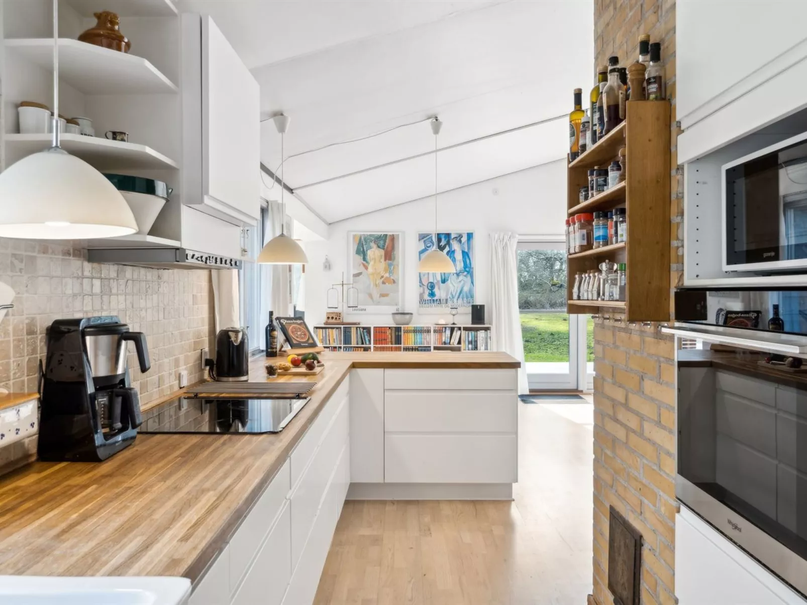 "Benni" - 120m to the fjord-Drinnen