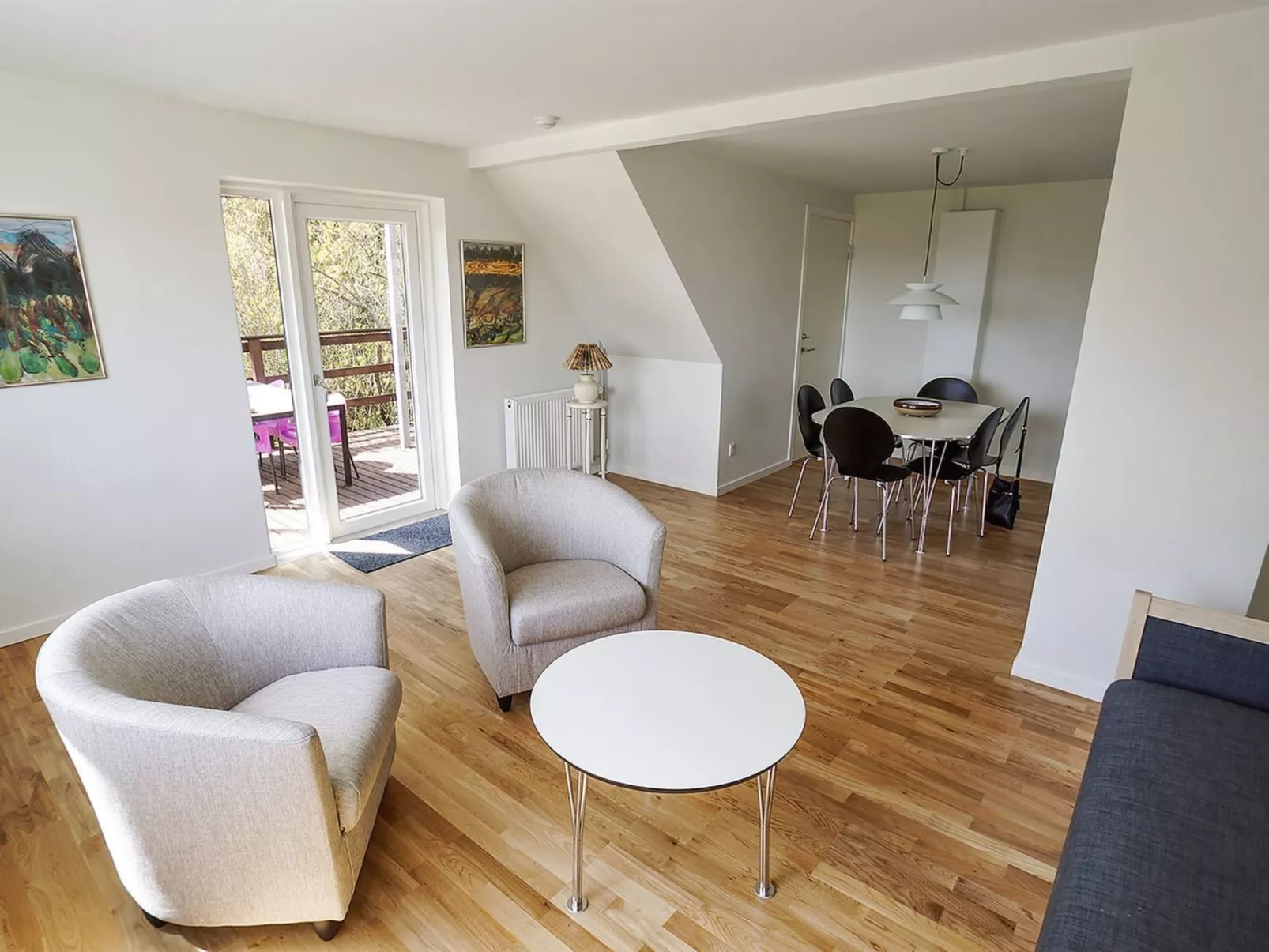 "Mirja" - 50m to the fjord-Drinnen