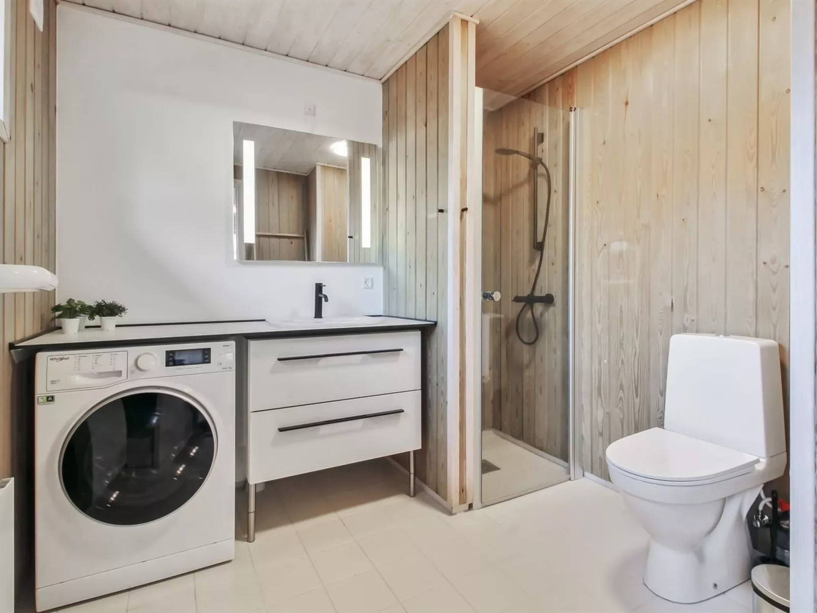 "Jakko" - 2.6km from the sea-Inside