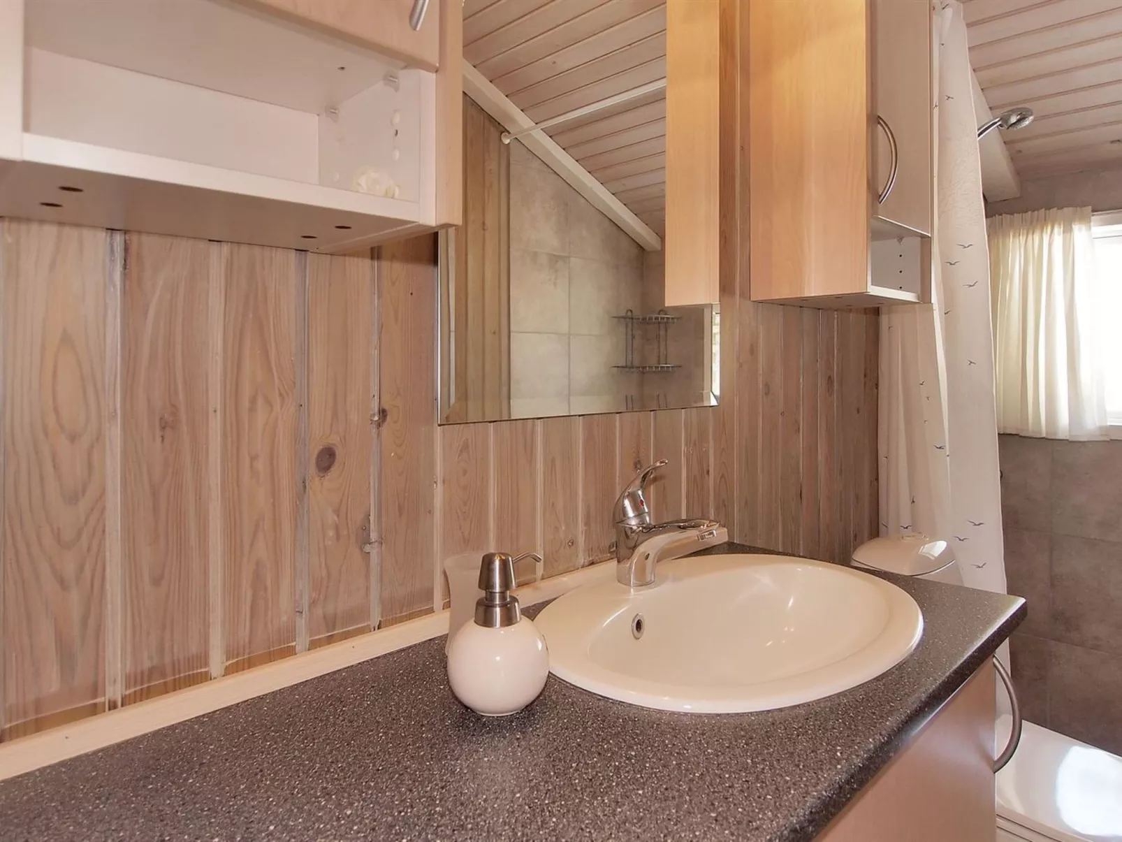 "Valpuri" - 1.3km to the fjord-Dedans