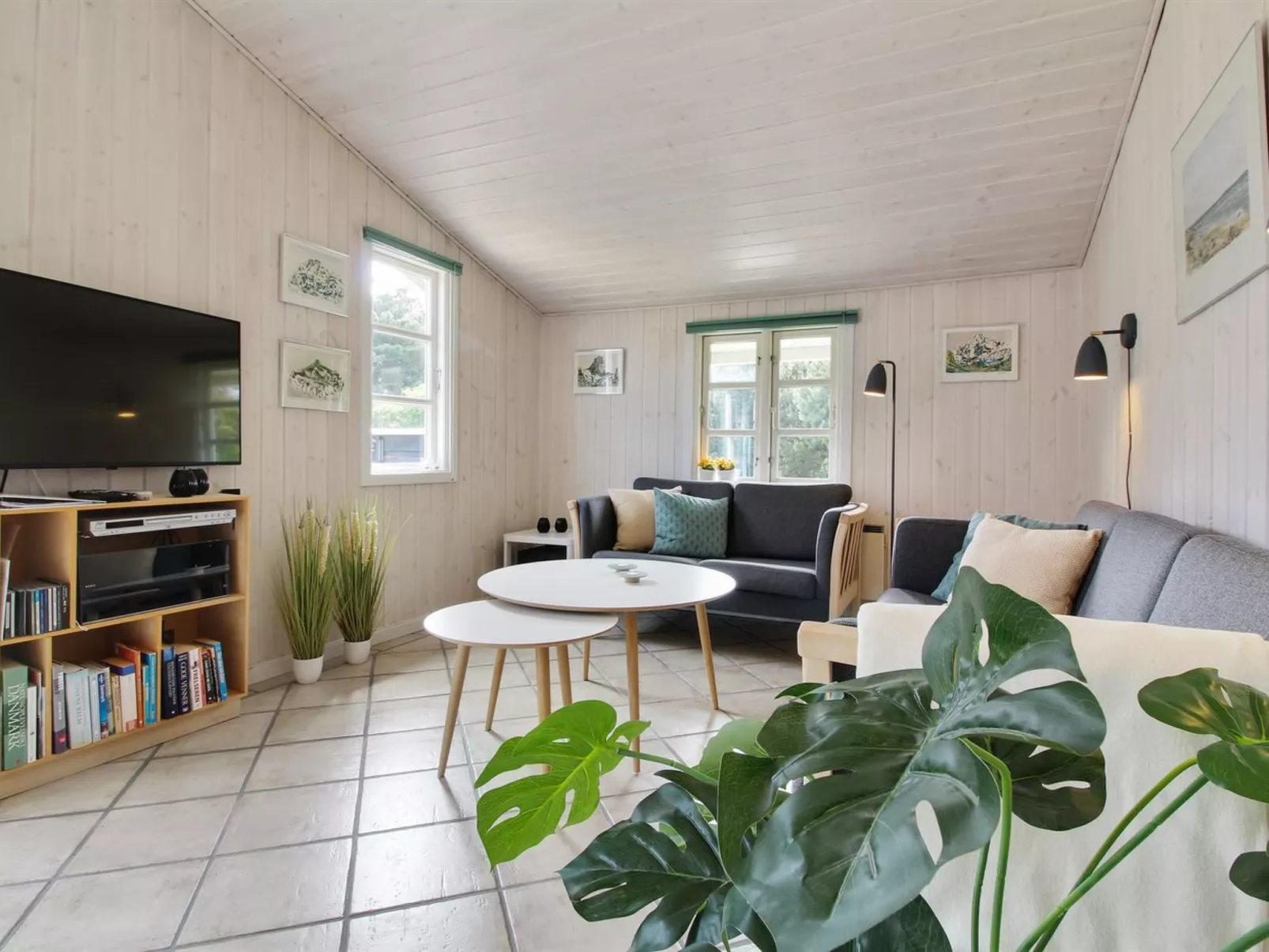 "Hillmari" - 200m from the sea-Inside