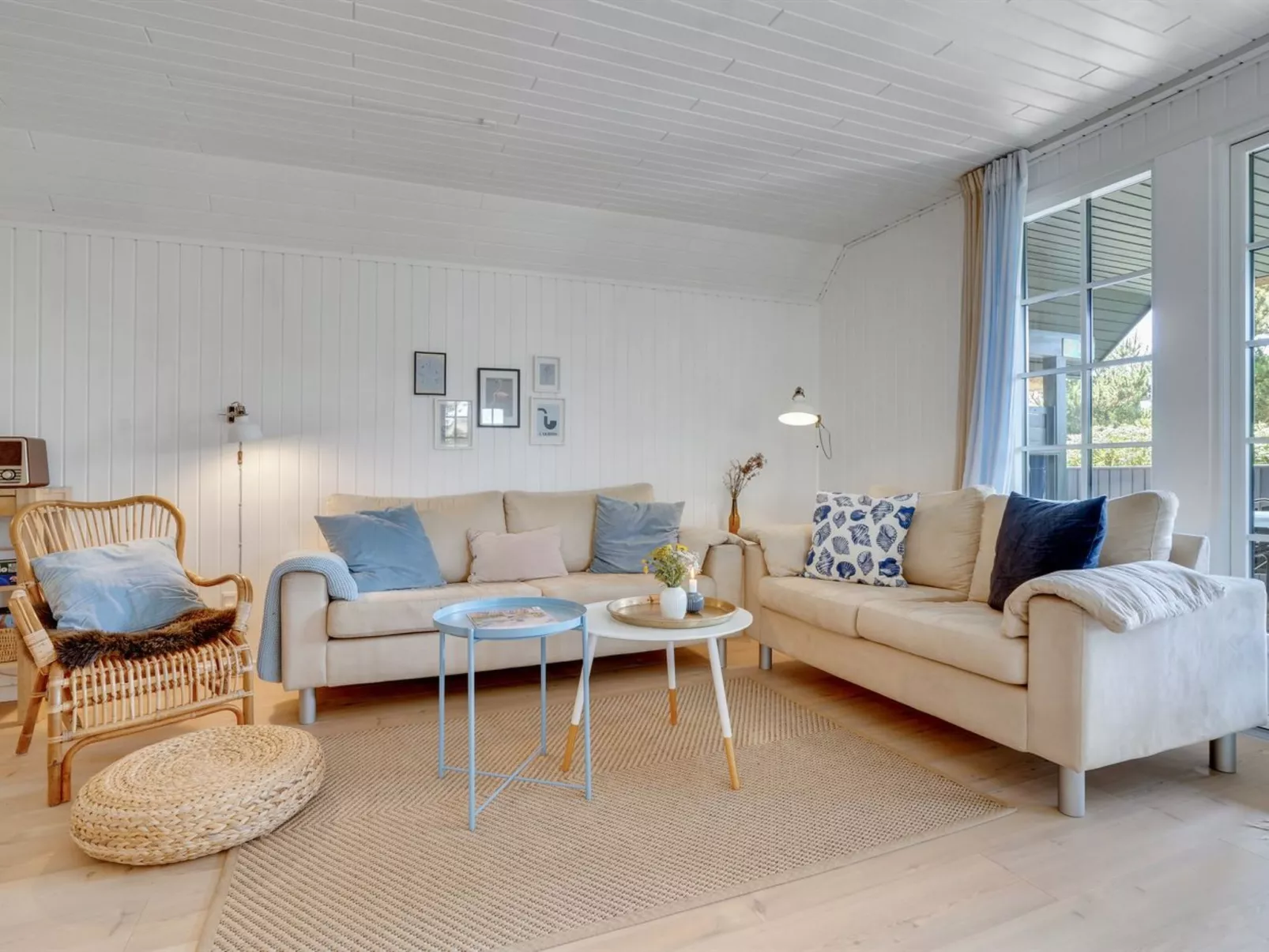 "Sine" - 500m from the sea-Inside