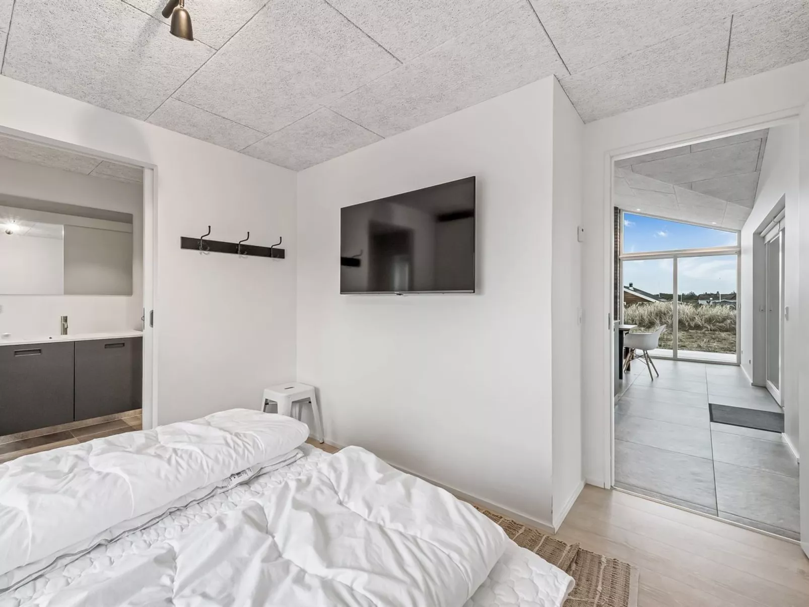 "Chenoa" - 350m from the sea-Dedans