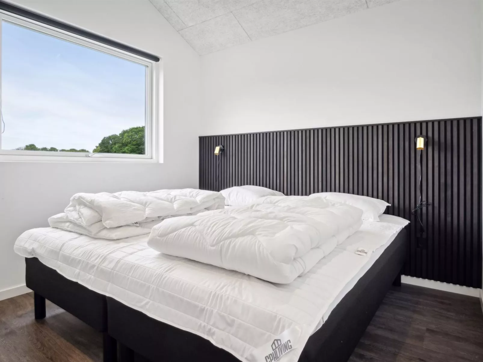 "Stygg" - 75m from the sea-Inside