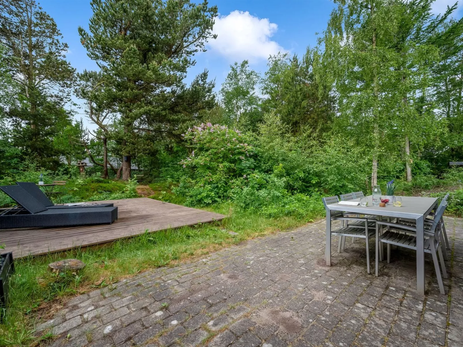 "Hilde" - 350m to the fjord-Outside