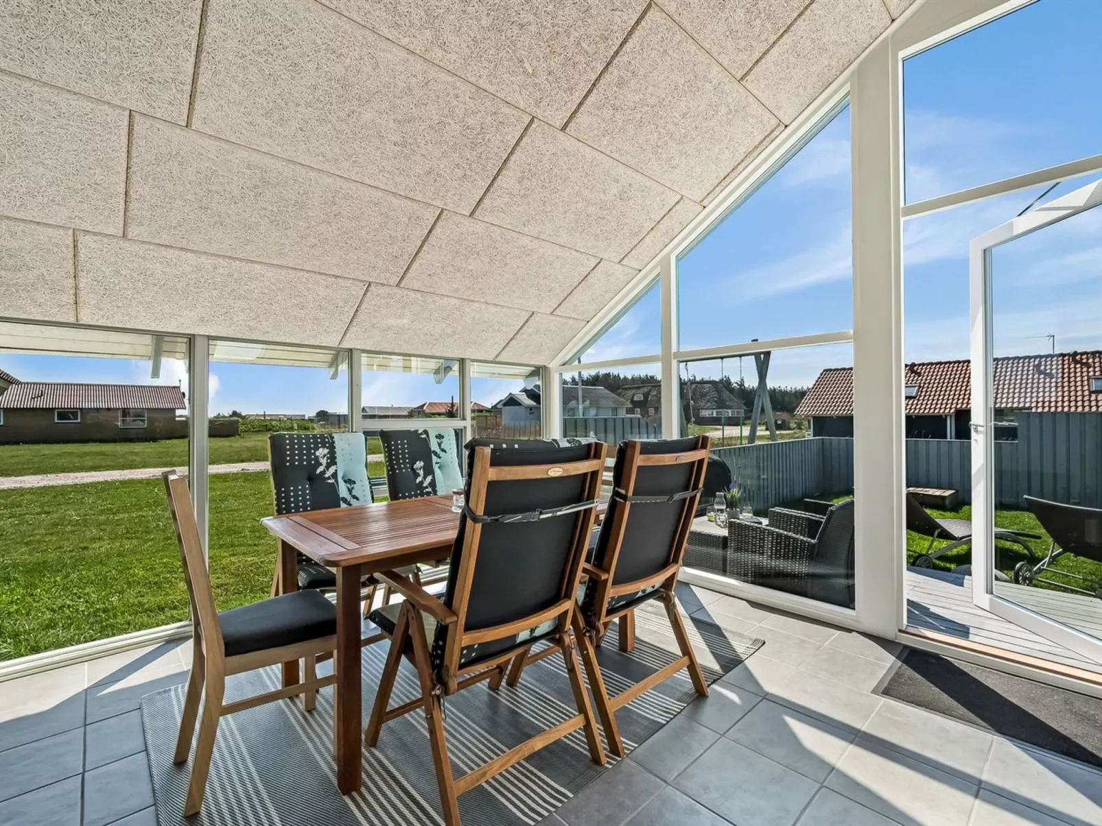 "Emppu" - 250m from the sea-Dedans