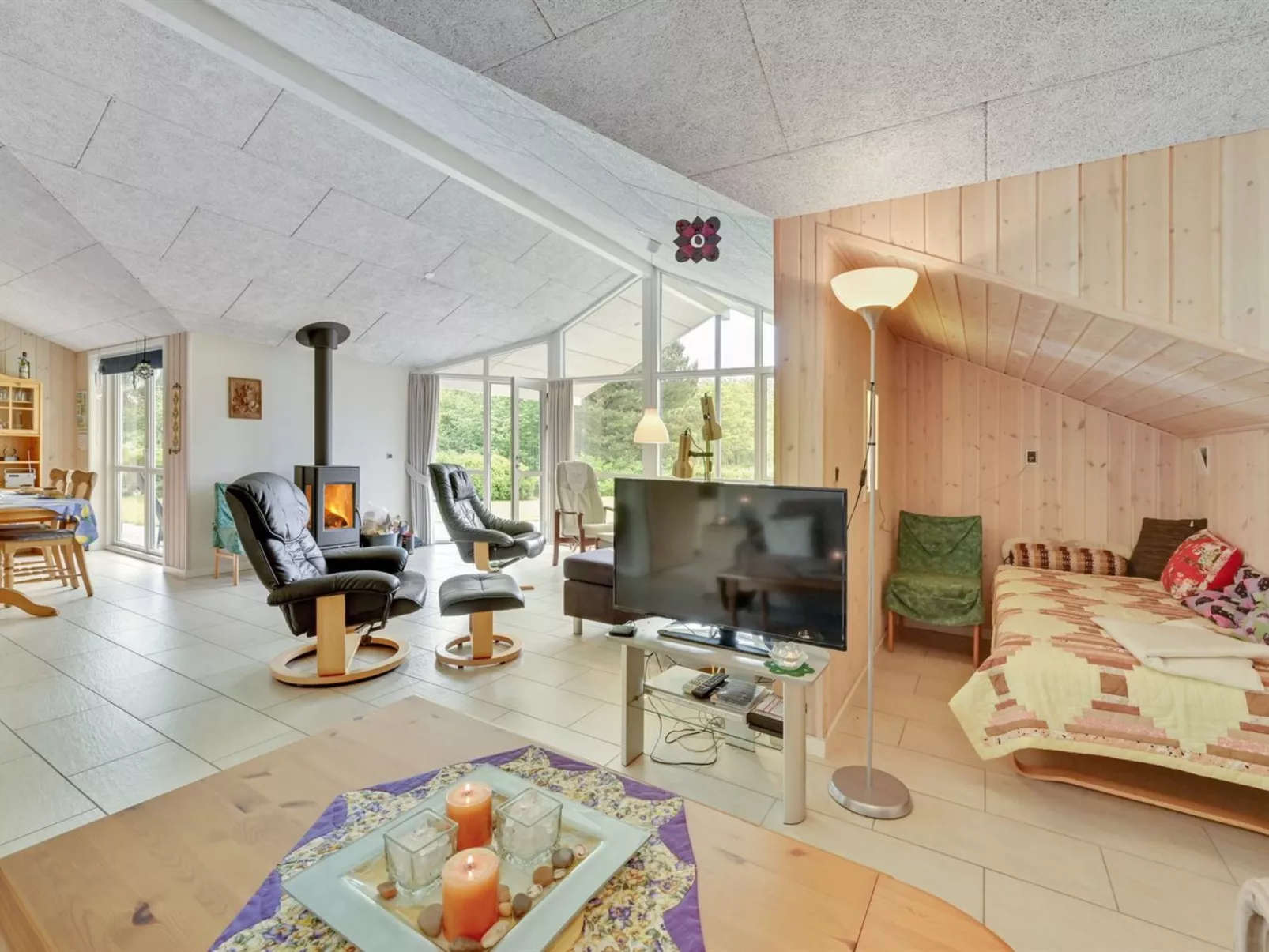 "Tjorven" - 250m to the fjord-Drinnen