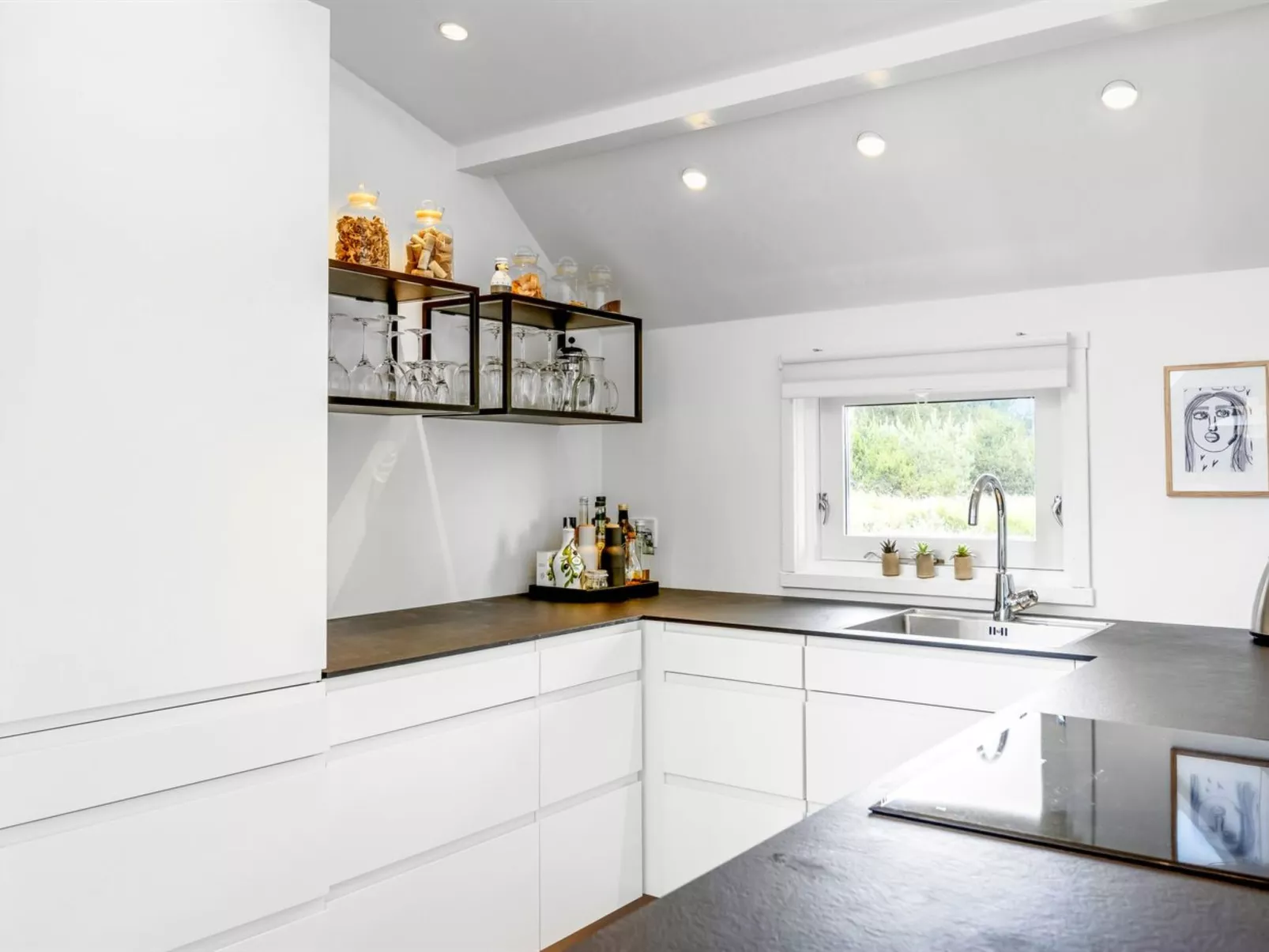 "Pihla" - 1.1km from the sea-Inside