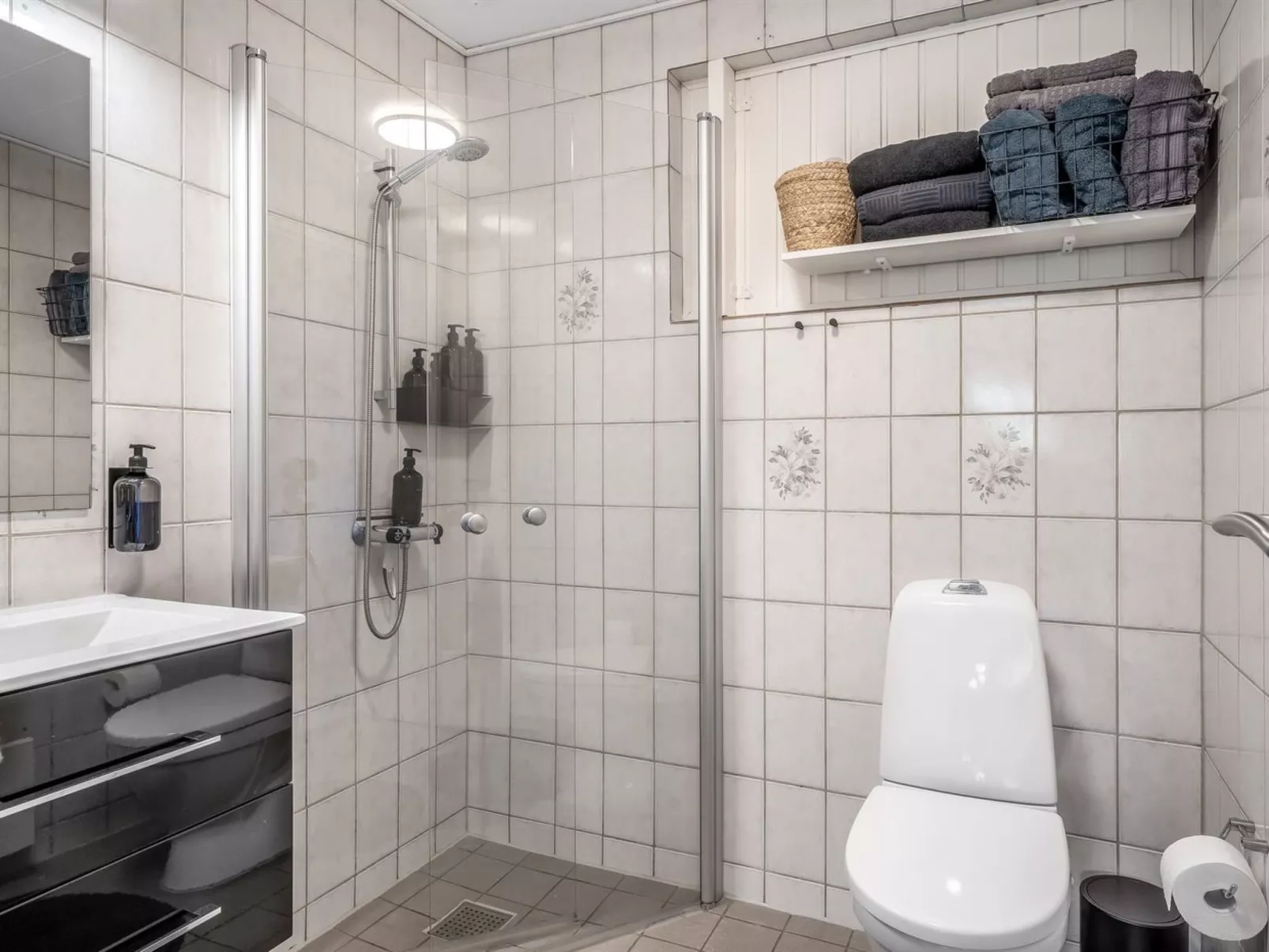 "Karmen" - 250m to the fjord-Inside