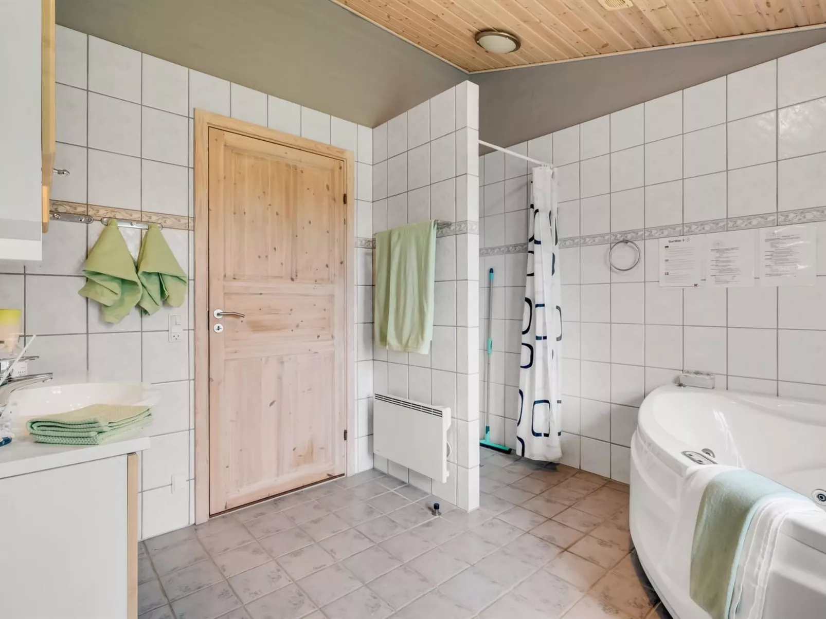 "Zölestine" -  from the sea-Inside