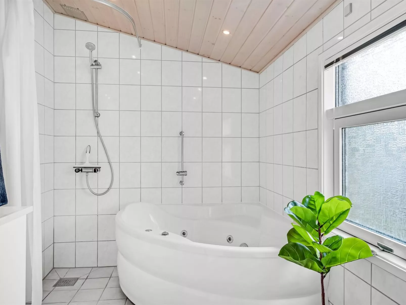 "Adrienne" - 240m from the sea-Dedans