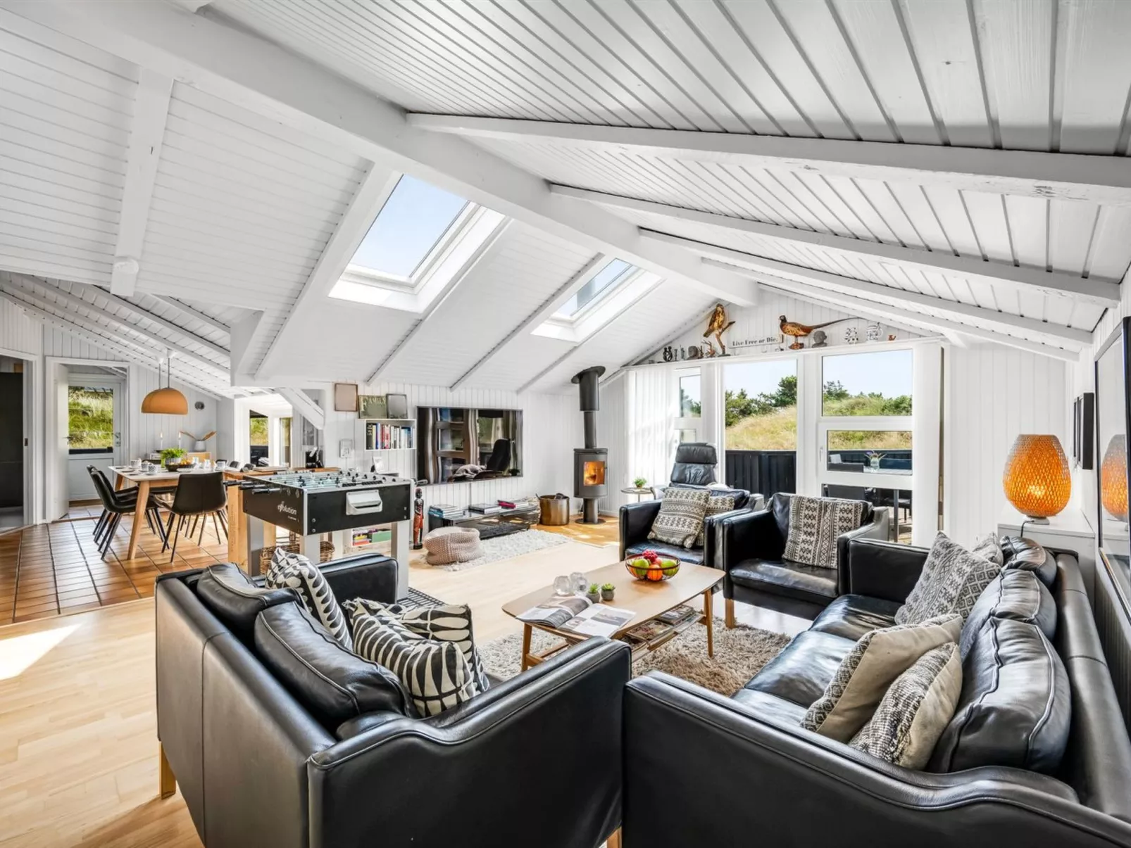 "Emin" - 700m from the sea-Drinnen