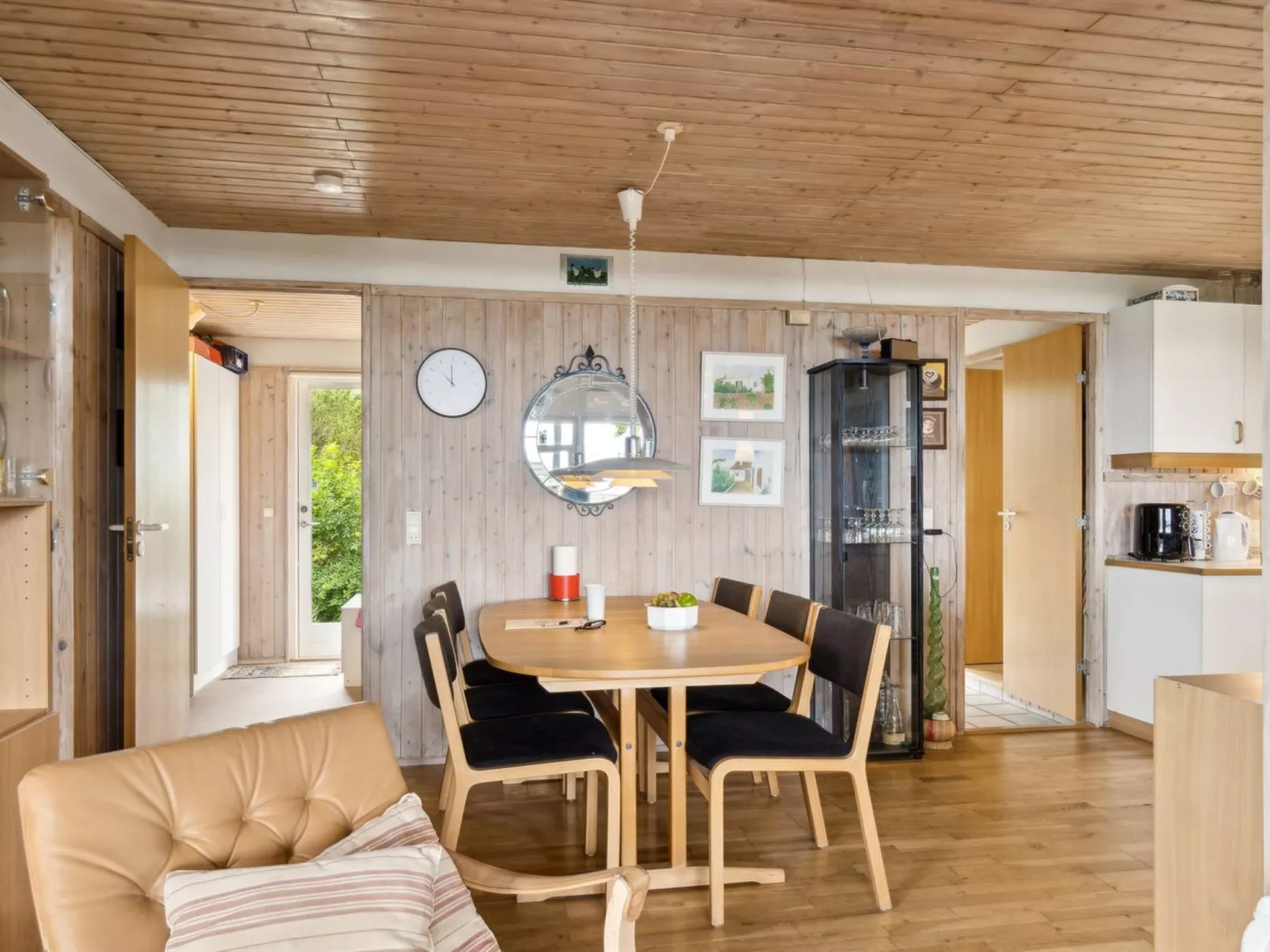 "Konsta" - 50m from the sea-Drinnen