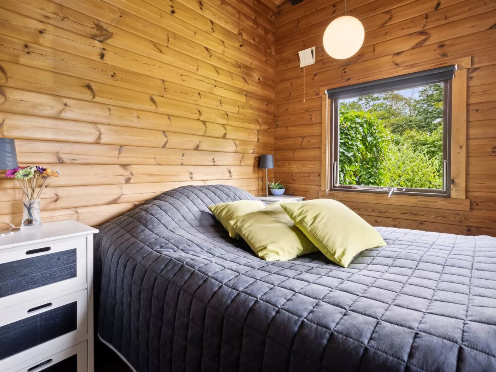 "Araminta" - 800m from the sea-Inside