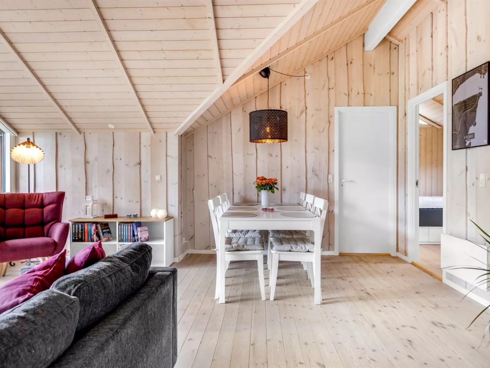 "Sylwia" - 250m to the fjord-Drinnen