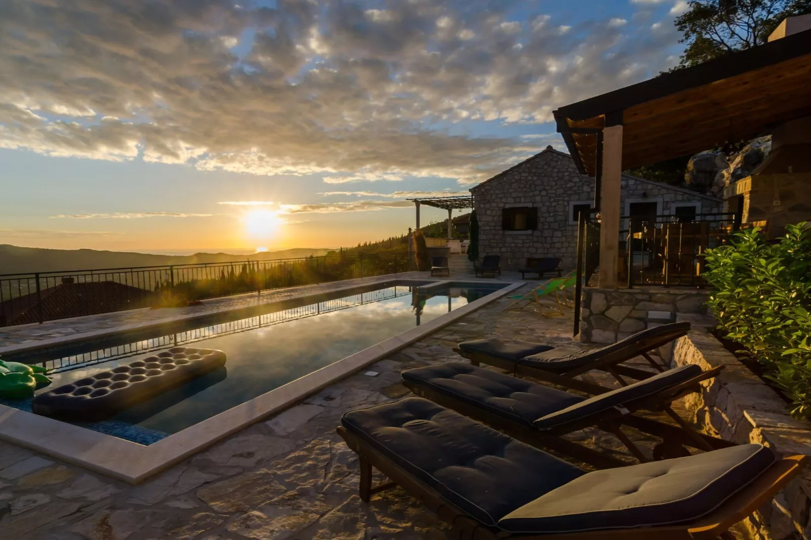 Villa Falcon Rook - Four-Bedroom Villa with Terrace and Swimming Pool-Piscine