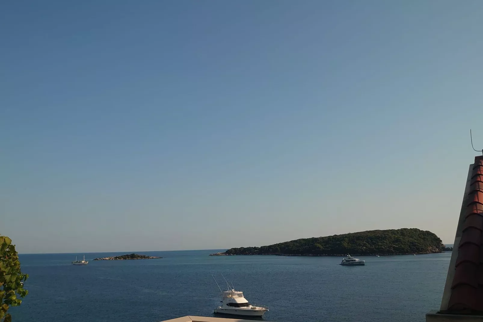 Villa Peragić - Triple Room with Balcony and Private External Bathroom-Vue