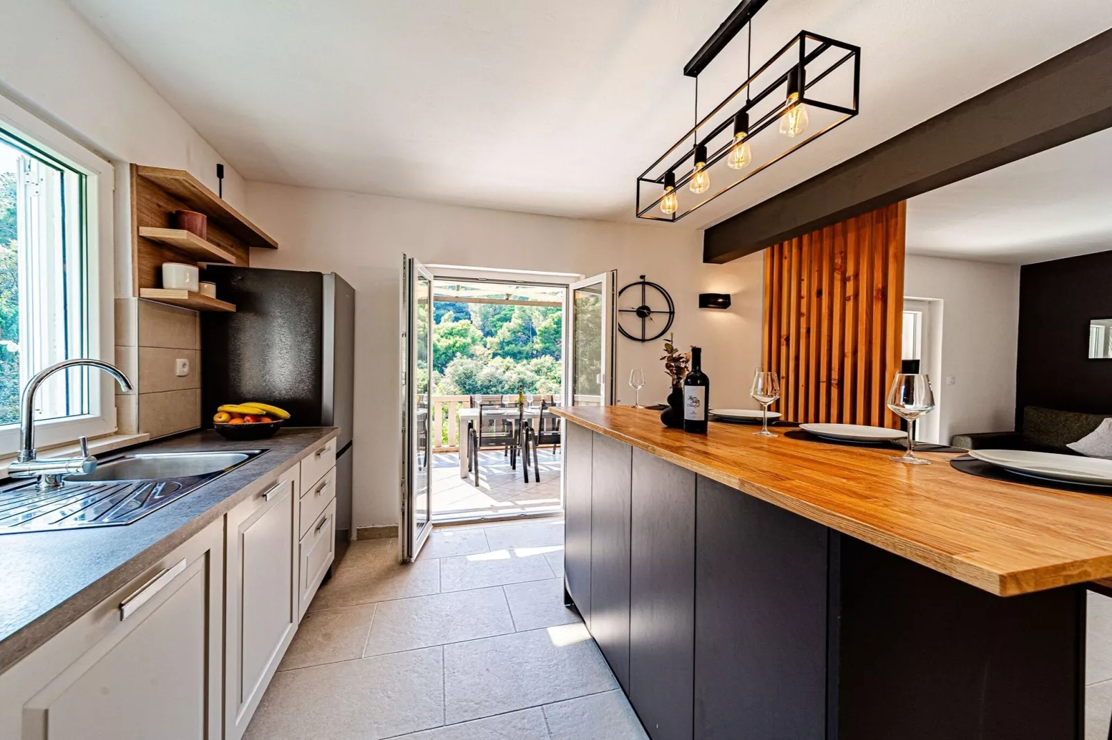 Holiday Home Island Gem - Five  Bedroom Apartment-Cuisine