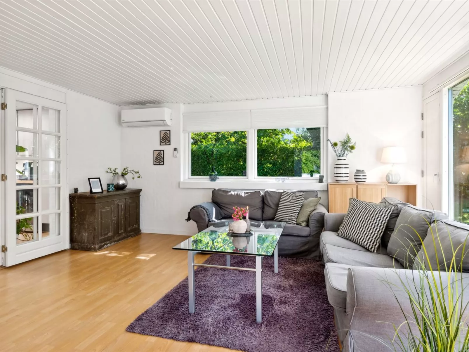 "Hjalmine" - 1.4km from the sea-Inside