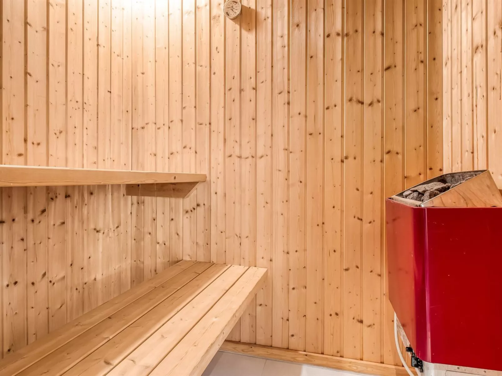 "Hellin" - 175m from the sea-Inside