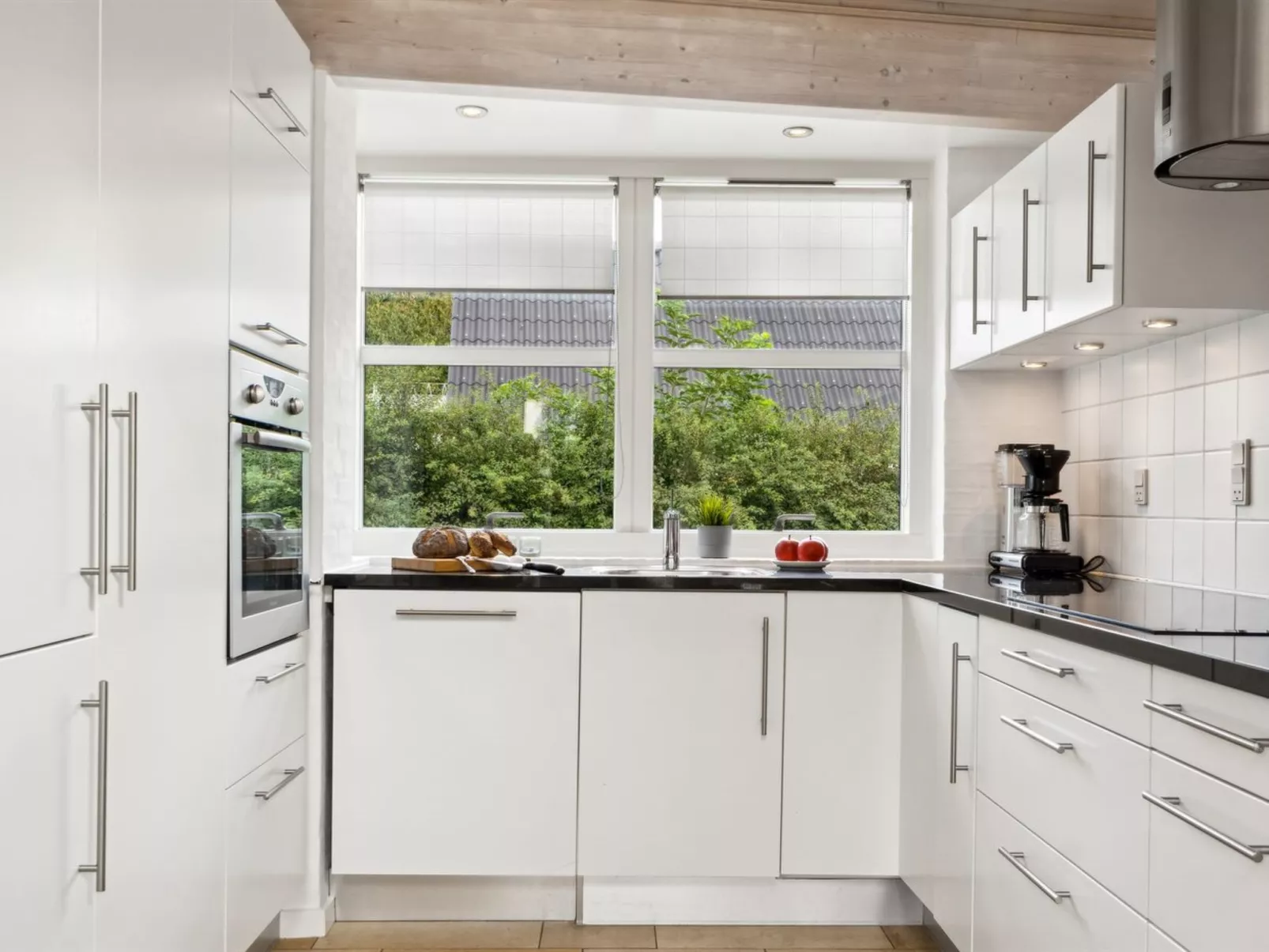 "Agneta" - 150m from the sea-Inside