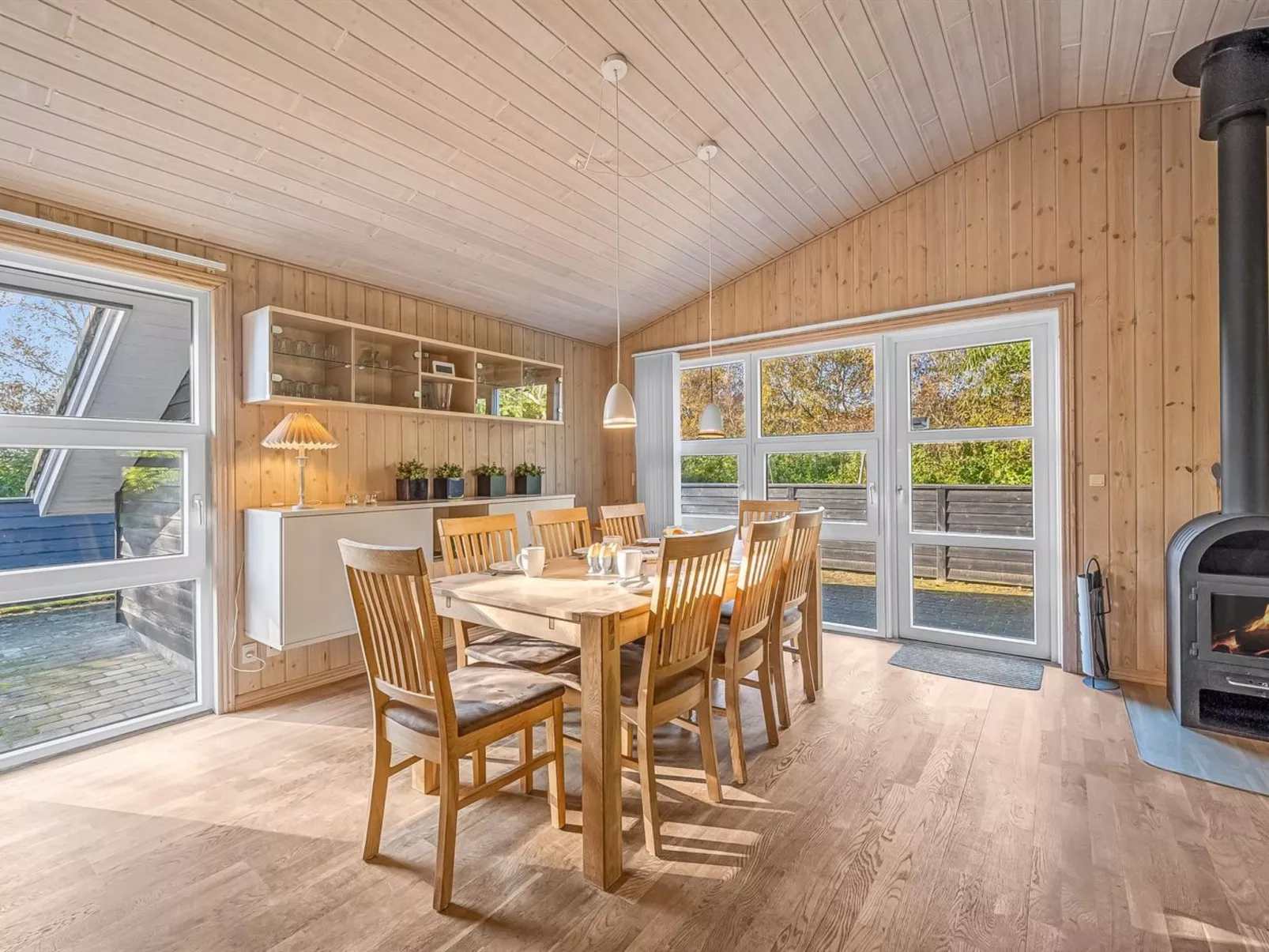 "Efka" - 600m to the fjord-Dedans