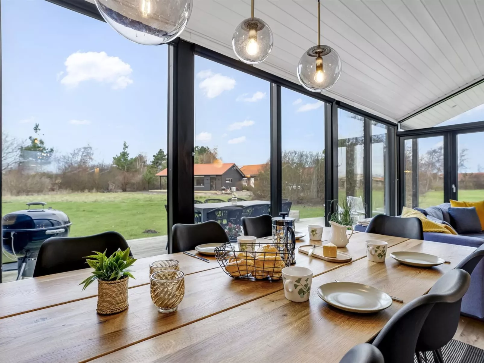 "Dyke" - 1.5km from the sea-Drinnen