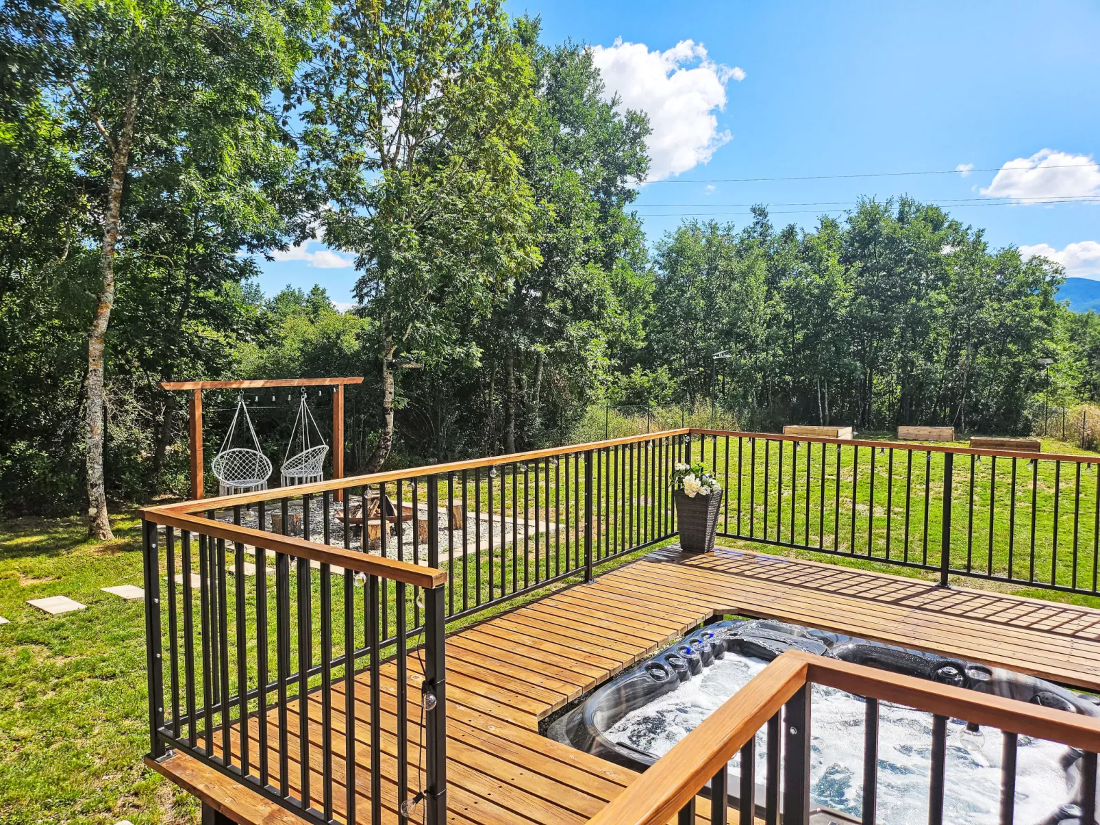 Tomina Koliba Lika-Dehors