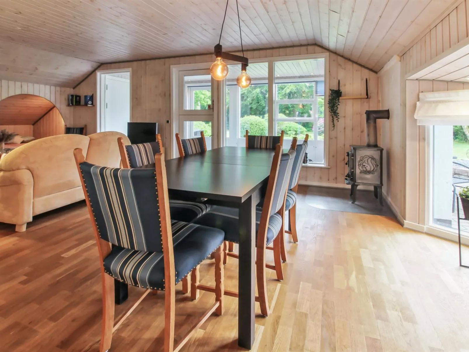 "Lenya" - 33km from the sea-Drinnen