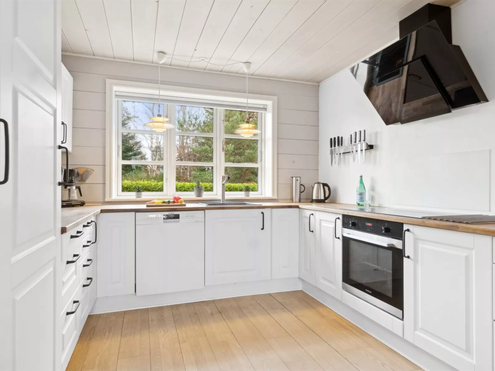 "Ingert" - 1km from the sea-Inside