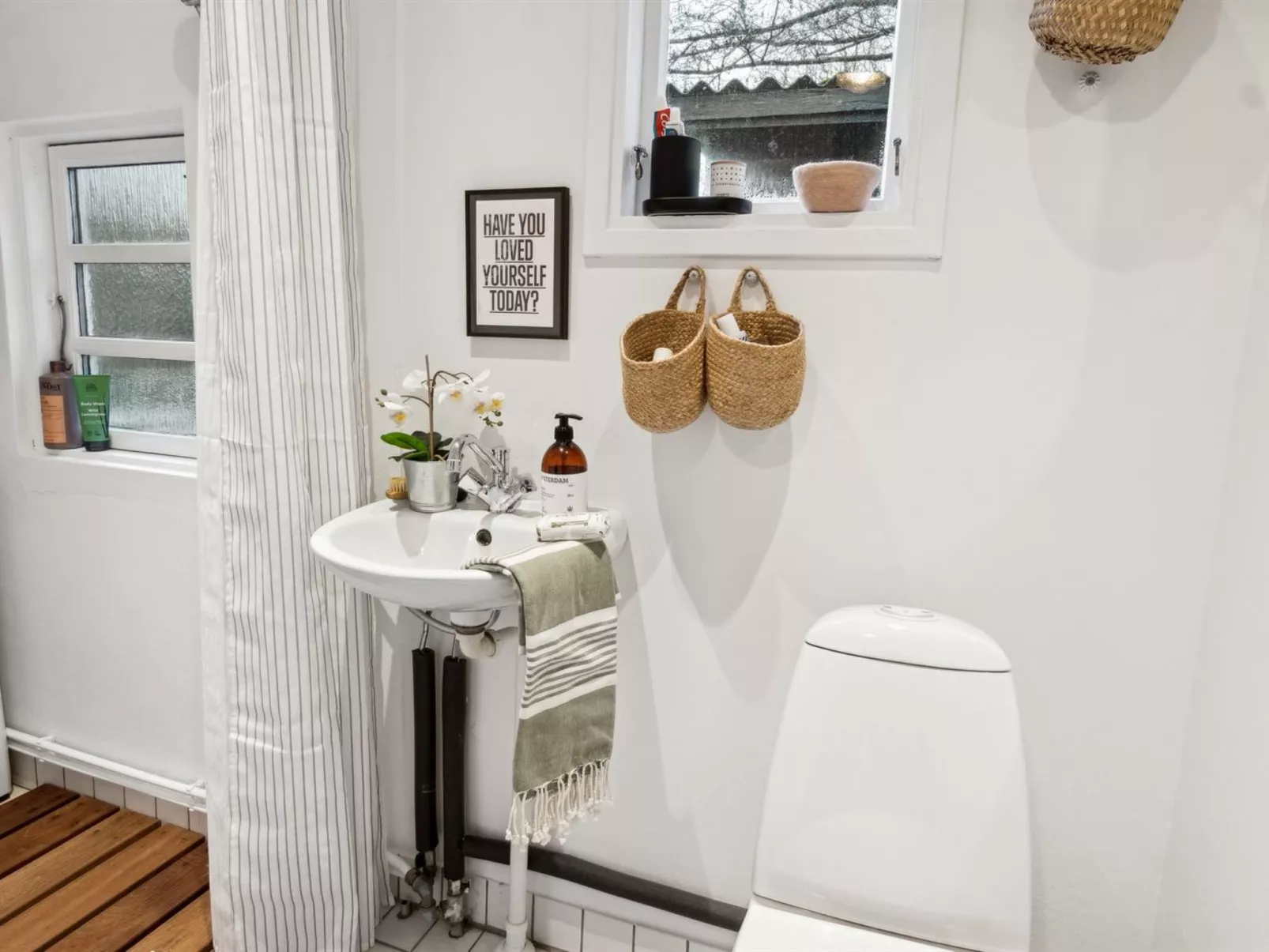 "Dufa" - 200m to the fjord-Inside