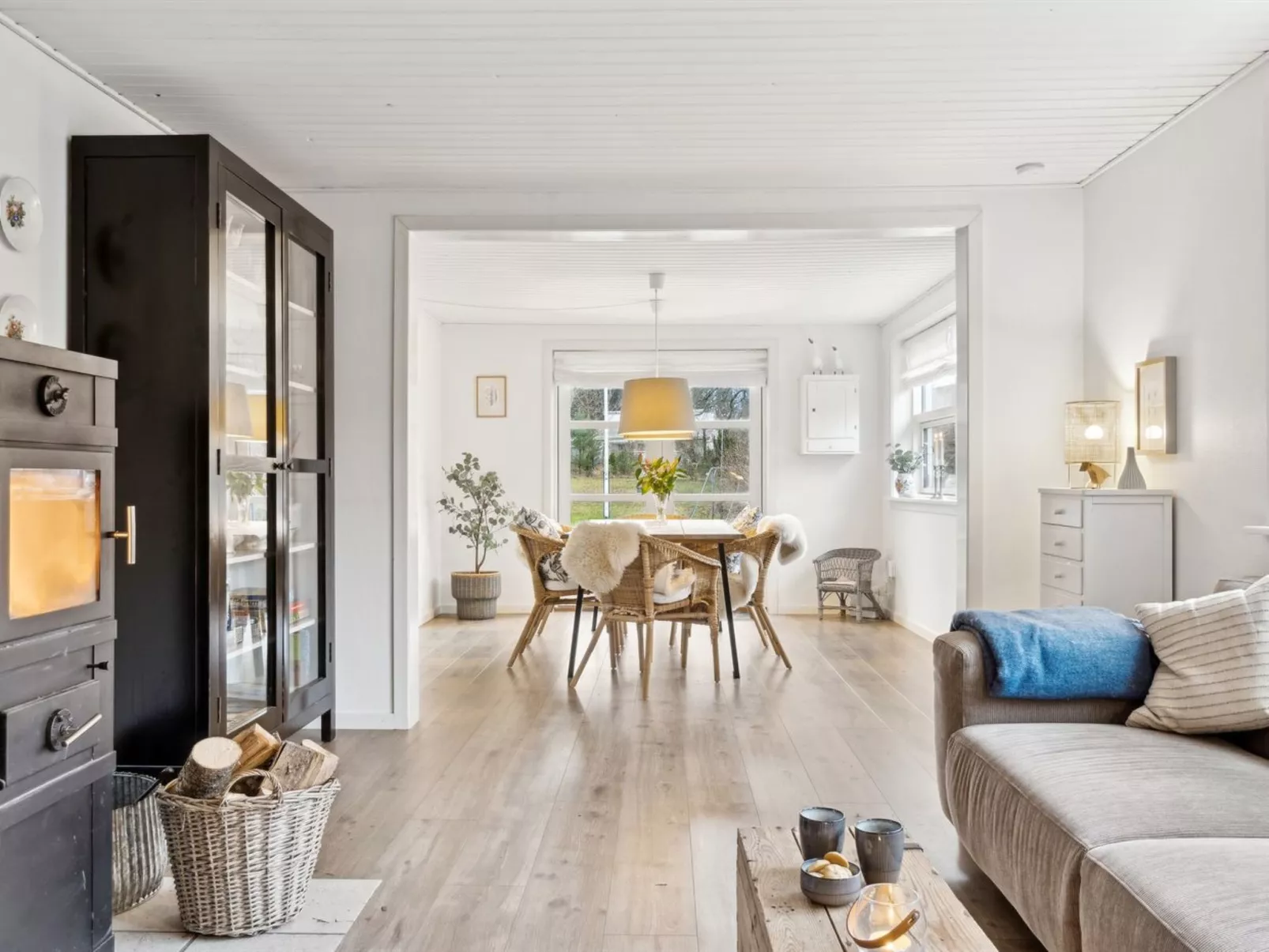 "Nayeli" - 1.2km from the sea-Inside