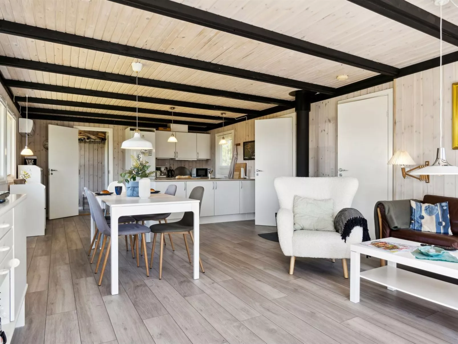 "Janick" - 150m from the sea-Dedans