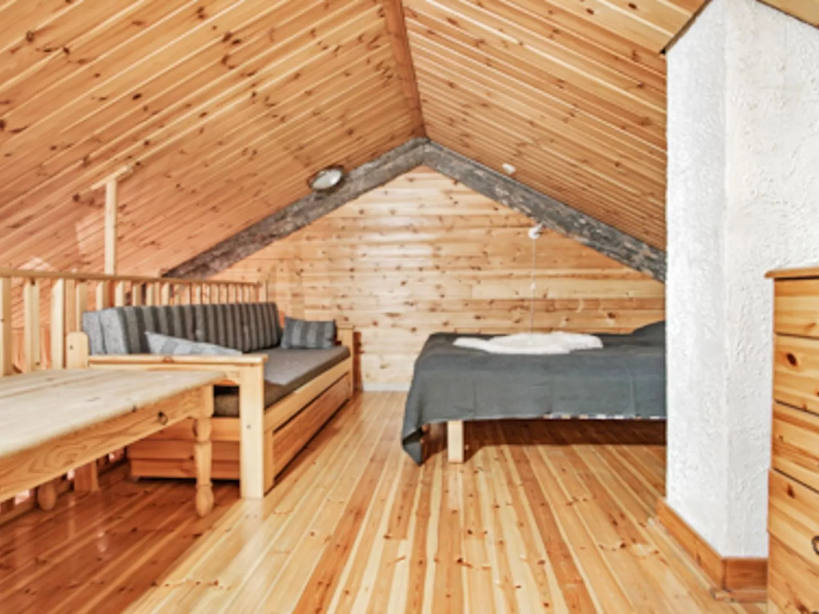 Joikupirtti b-Dedans