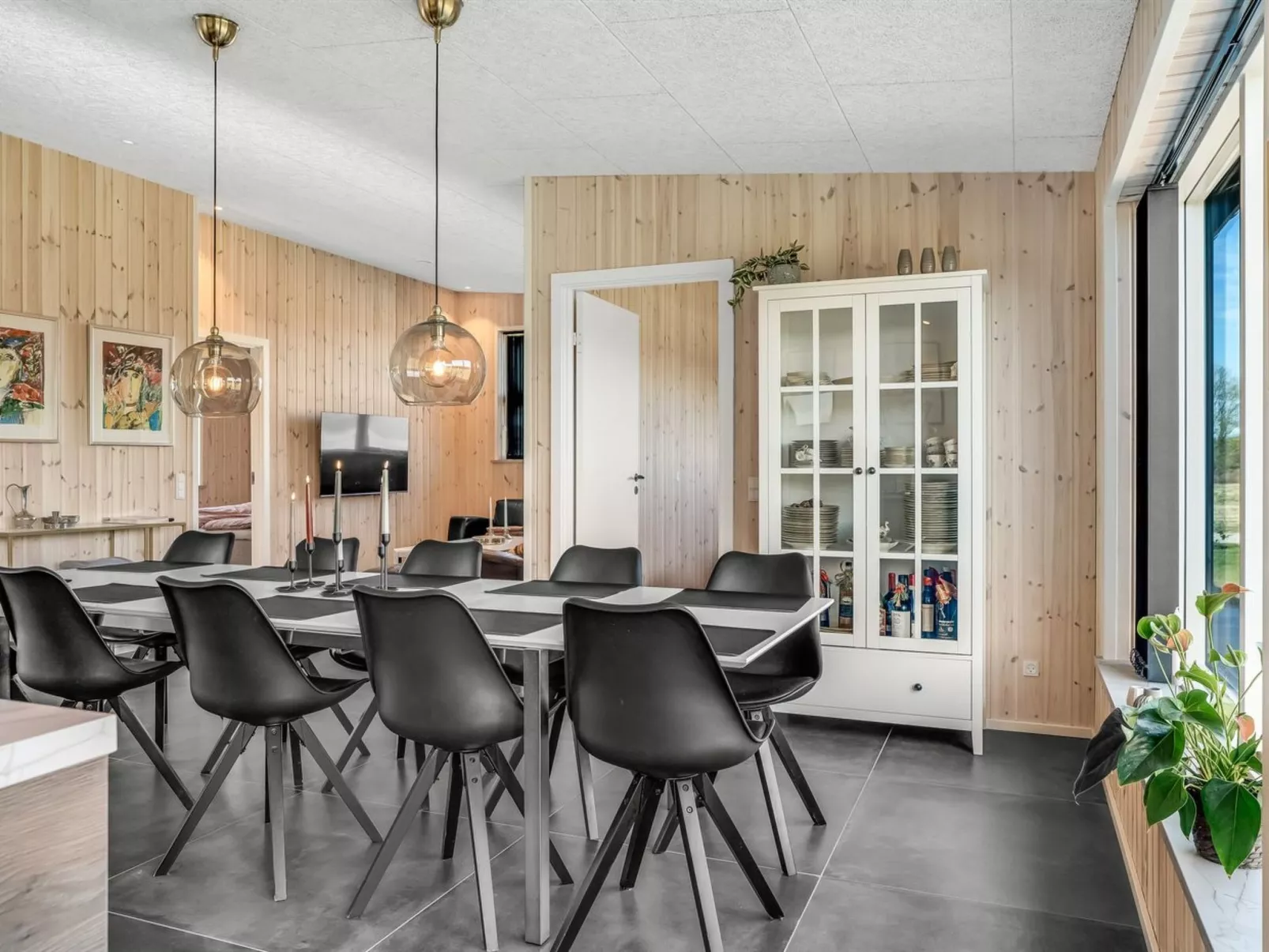 "Ilze" -  from the sea-Drinnen