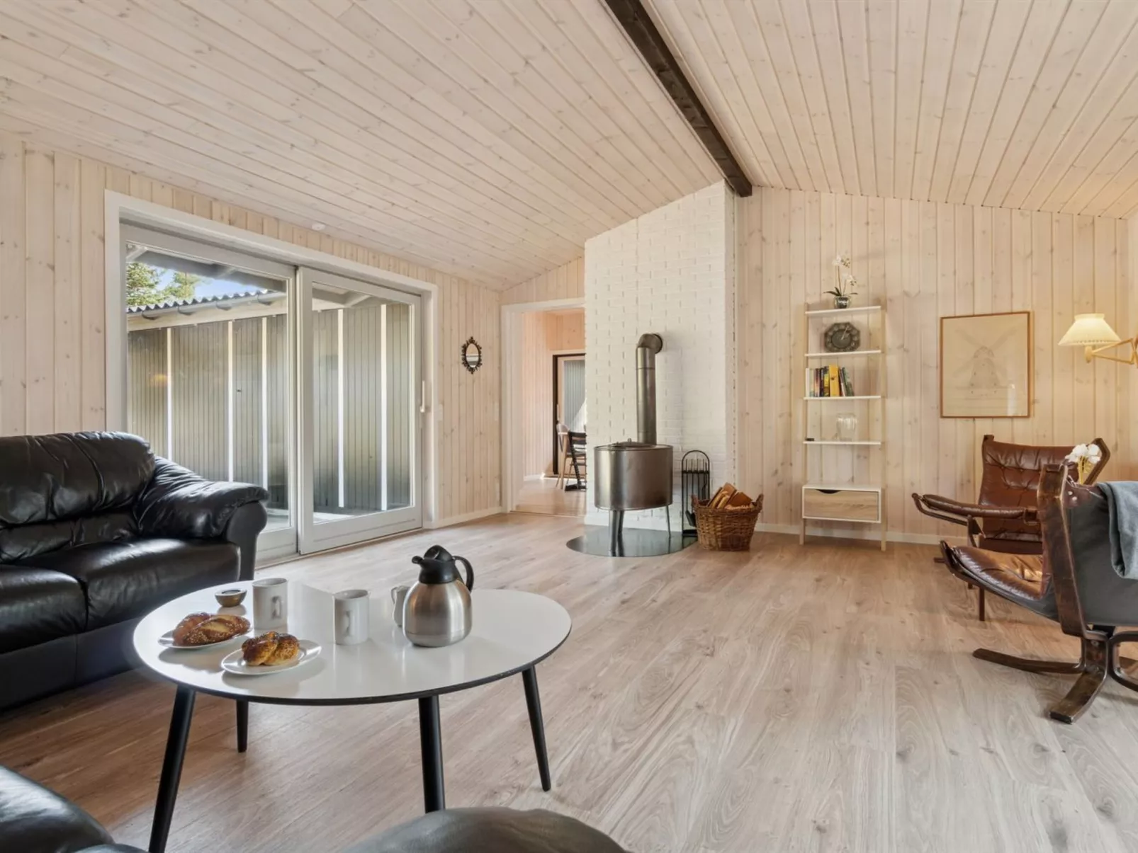 "Ahti" - 340m from the sea-Inside