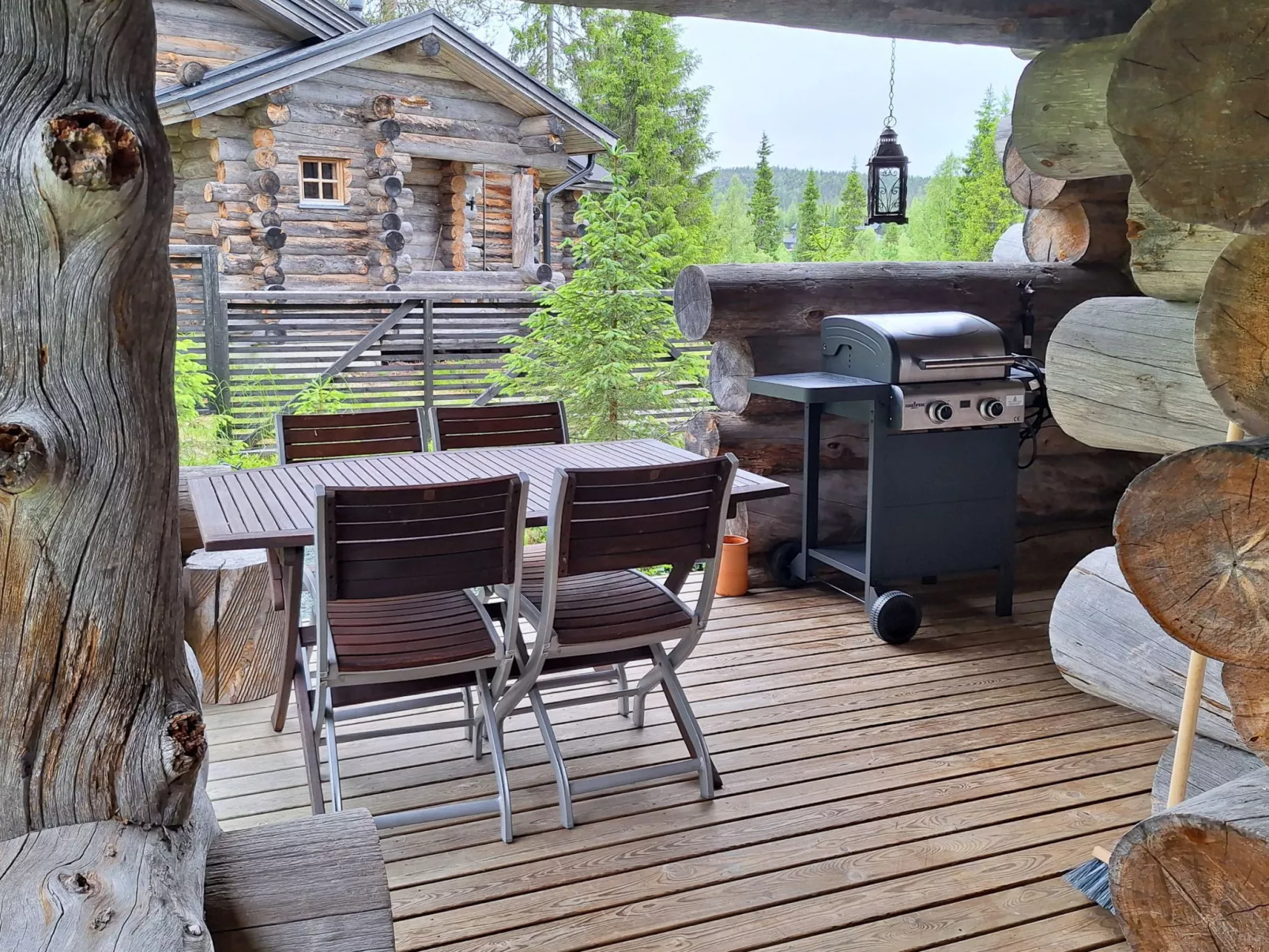 Kulta-vuosseli a-Drinnen