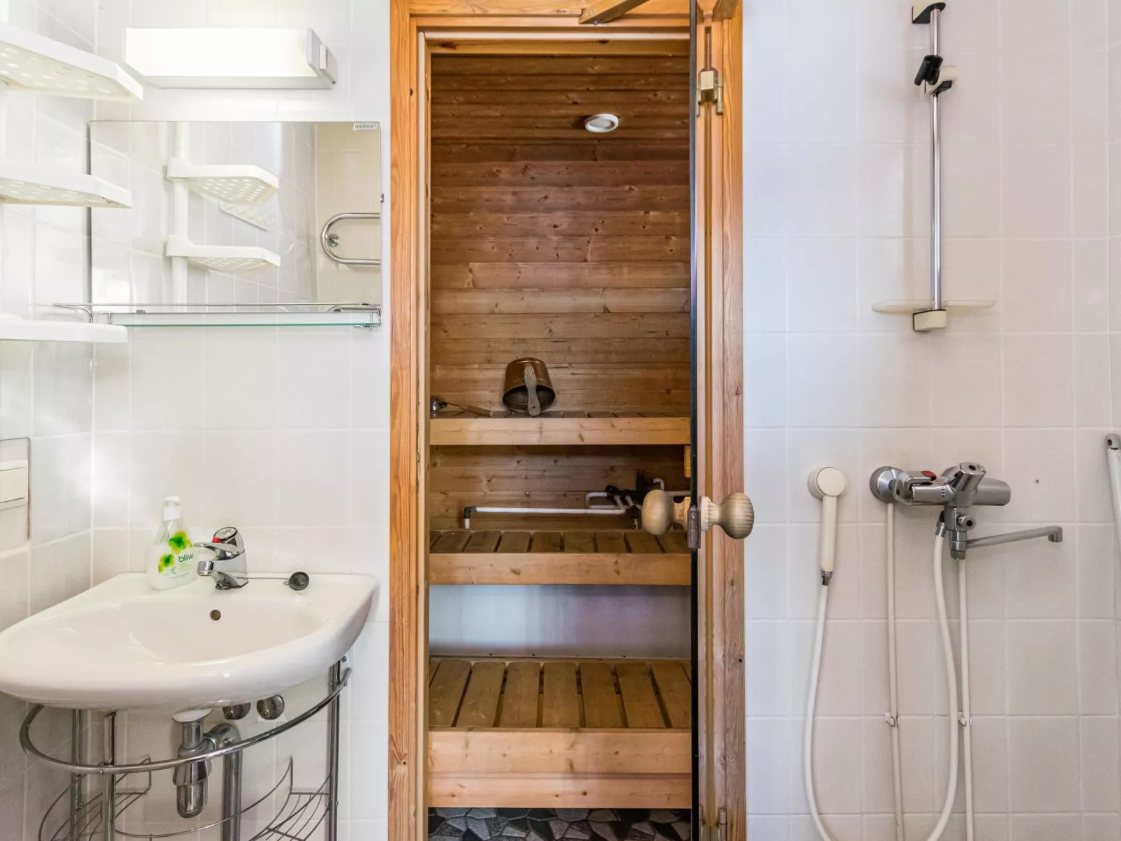 Alppikylä 1a paritalo-Dedans