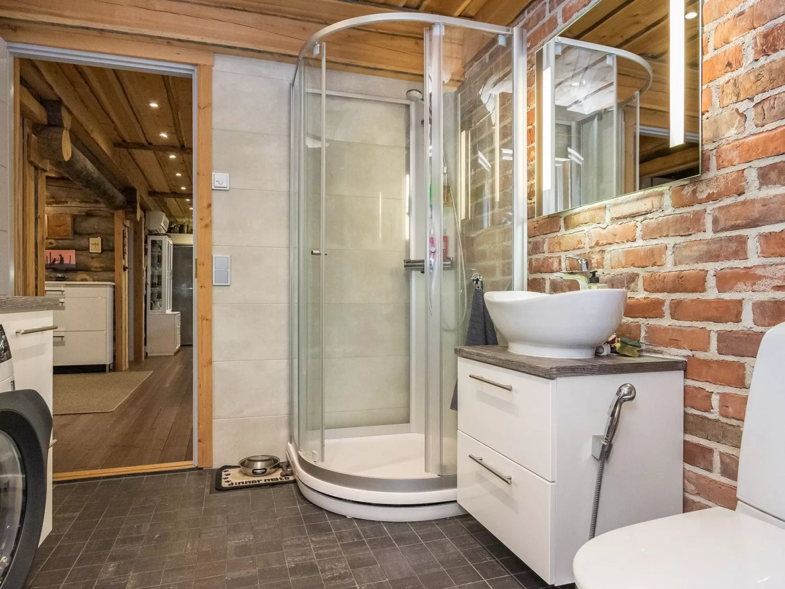 Villa sieponpesä-Drinnen