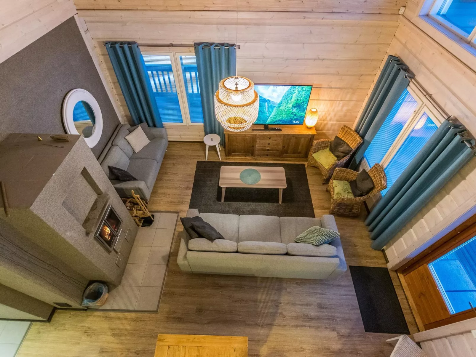 Sinisen tien helmi-Drinnen