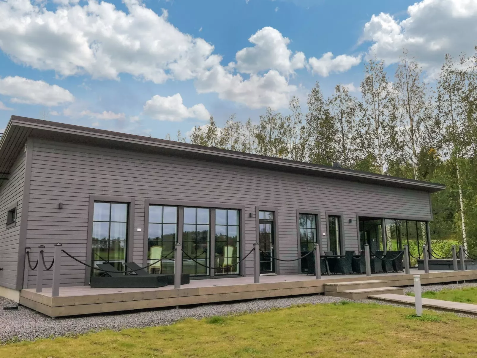 Villa karhentimantti-Dedans