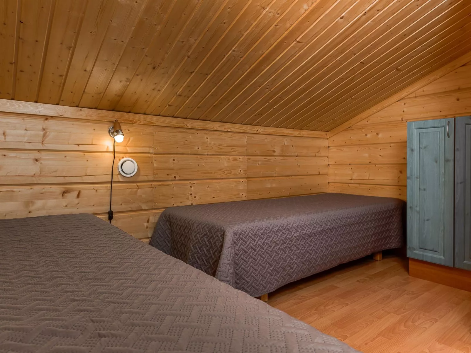 Kinostupa 2a (15-16)-Inside